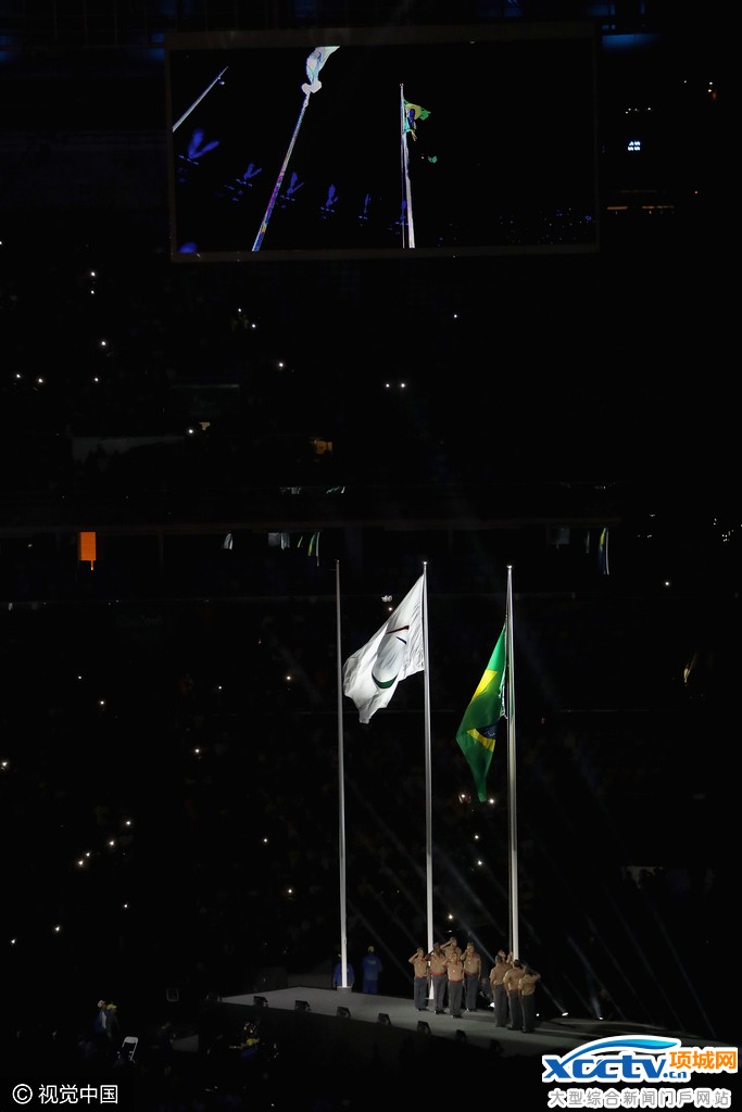 2016里约残奥会闭幕式东京八分钟闪亮接棒画面(组图)