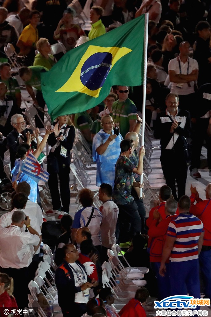 2016里约残奥会闭幕式东京八分钟闪亮接棒画面(组图)