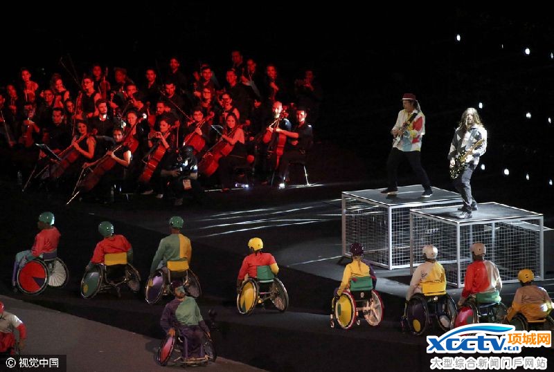 2016里约残奥会闭幕式东京八分钟闪亮接棒画面(组图)