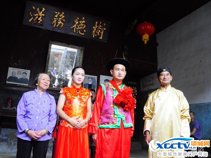 福建龙岩洪坑客家农村婚礼。吴隆重 摄