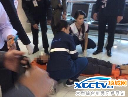 中国女游客曼谷国际机场闹事 拿刀想要自残