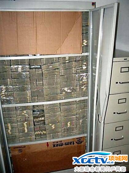 华裔毒枭被引渡墨西哥 家中曾搜出2亿现金(图)