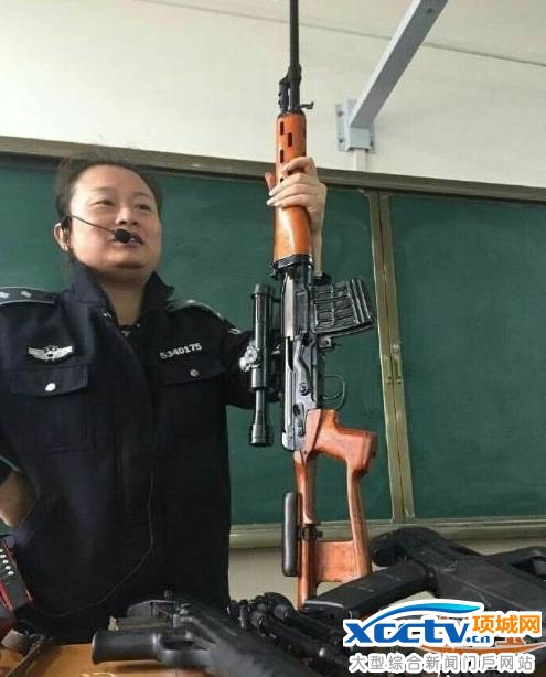 Ů��ʦ��ǹ�Ͽ��ߺ� ����:˭���ӿ�����