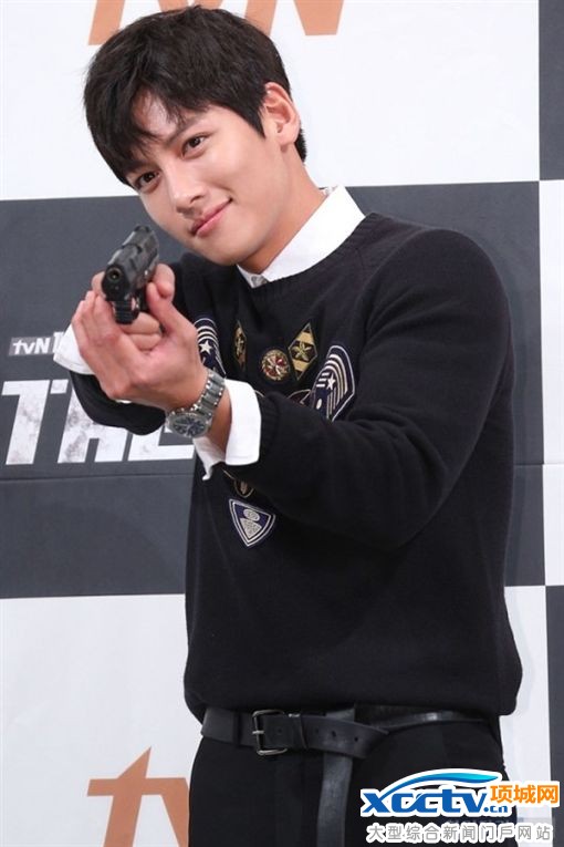 图翻摄自韩网 李锺硕、李準基、池昌旭、朴海镇、EXO KAI、2PM 泽演