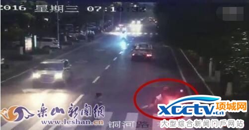 女子遭撞翻无人救