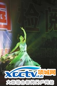 余旭父母赶到天津:执意睡在女儿床上 一夜未眠