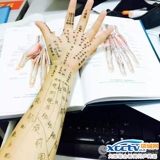 南医大撩衣男神走红