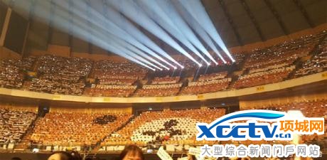 演唱会逢EXO成员灿烈生日 台湾粉丝超用心应援
