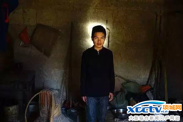 父母患病去世 孤儿兄弟家里只剩15个土豆