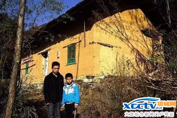 父母患病去世 孤儿兄弟家里只剩15个土豆