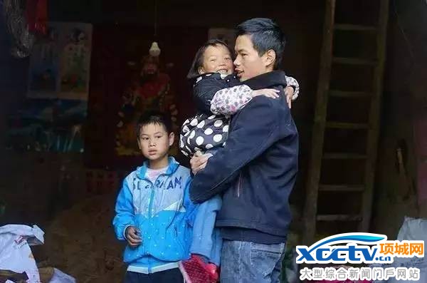 父母患病去世 孤儿兄弟家里只剩15个土豆