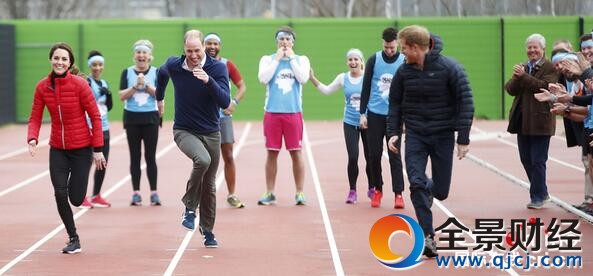 英王室接力跑演练 凯特王妃红色上衣抢镜