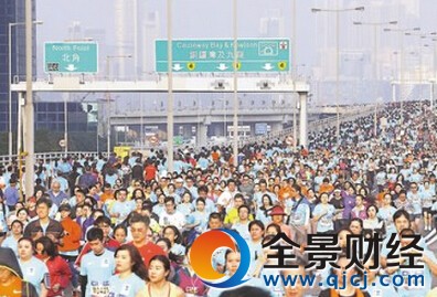 选手跑马拉松赛晕倒死亡 倒在冲线路段死因待确定