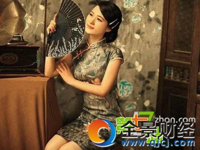 中国美女旗袍两侧有开叉:知道真相后脸红