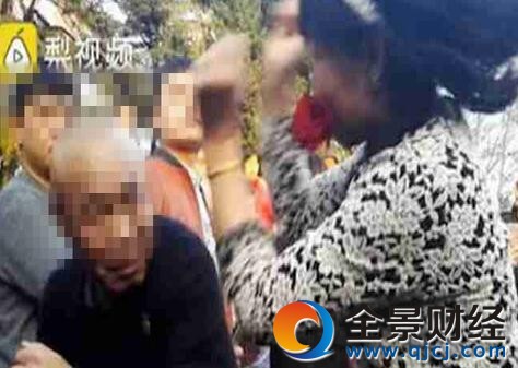 大叔大妈创打架抽筋舞 全国有一亿多人关注他……