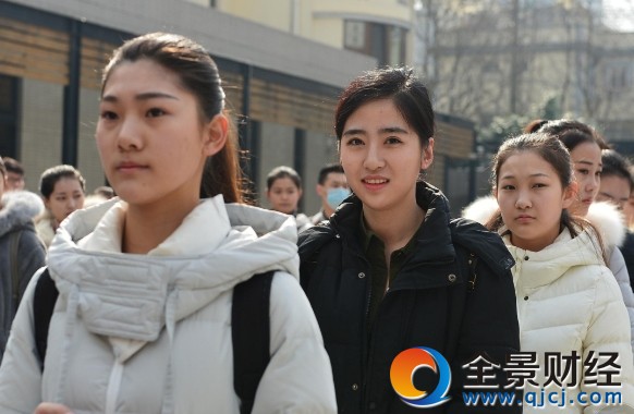 中戏复试考生卸妆:10个考生9个整容?才艺与反应才是关键