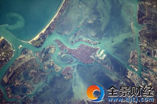 NASA宇航员拍摄威尼斯 漂在水上的城市河道纵横交错