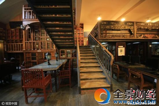 四川一高校现高颜值“中西古典风”图书馆