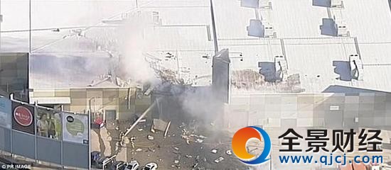 澳飞机撞击商场