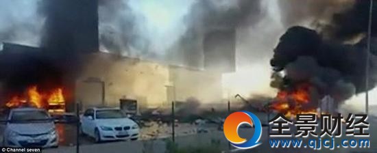 澳飞机撞击商场