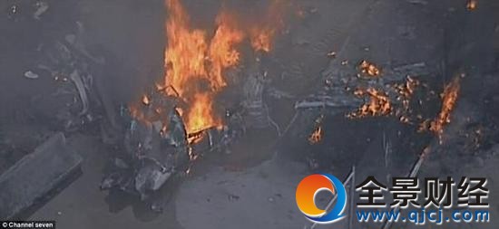 澳飞机撞击商场