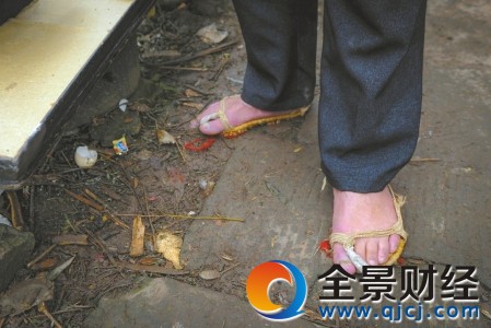 头顶传菜超30万碗从未失手:绝技传承10代 孩子不愿学