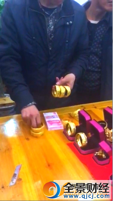 订婚收288万聘金跻身钞票塞满行李箱 仅18岁跻身莆田百万新娘榜