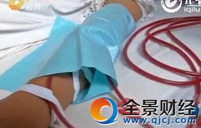 学霸少女患尿毒症 病床上坚持看书考年级第一名