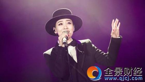 谭晶演绎《赛里木湖的月光》玩转民族风