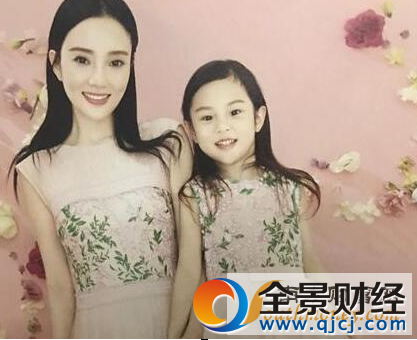 李小璐甜馨拍写真