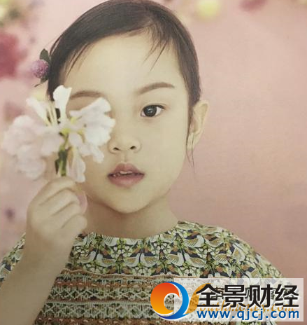 李小璐甜馨拍写真