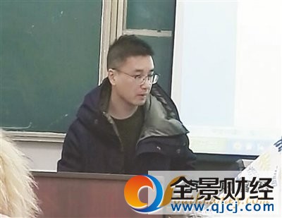 “意外走红”的汤学良老师。朱苗 摄