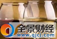 8岁男童与妹妹比酒量连喝十几杯 真是熊孩子现还在昏迷中