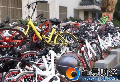 共享单车堆积成山(网络配图)