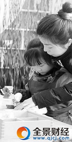 幼儿园老师自学全套传统木工技艺 给孩子开木工课