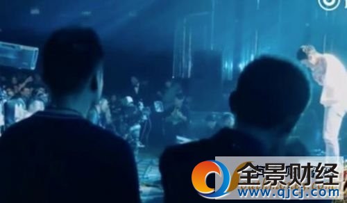 张杰唱歌崩溃落泪 网友:难道是因为谢娜将离开快本心疼张杰蓝瘦香菇