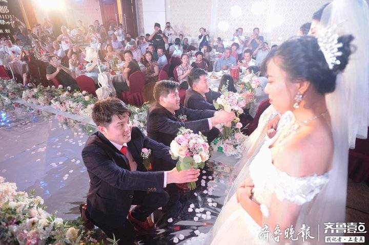 喜訊！山東三胞胎結(jié)婚 三人高考曾考出