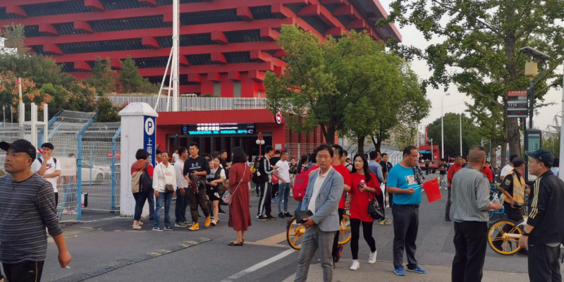 莫雷不当言论后 NBA中国赛上海站正常举行 球迷众多