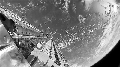 SpaceX再申报20份部署计划——42000颗卫星排队上天