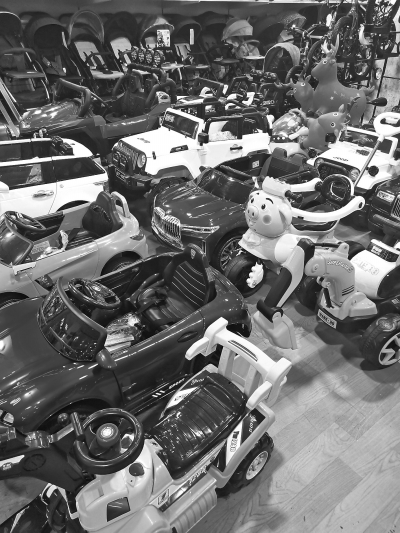 無品牌授權(quán)兒童電動(dòng)車熱賣 家長(zhǎng)遭電擊