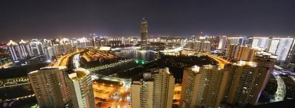 大楼灯光“点亮”郑州夜晚 电费补贴来了!
