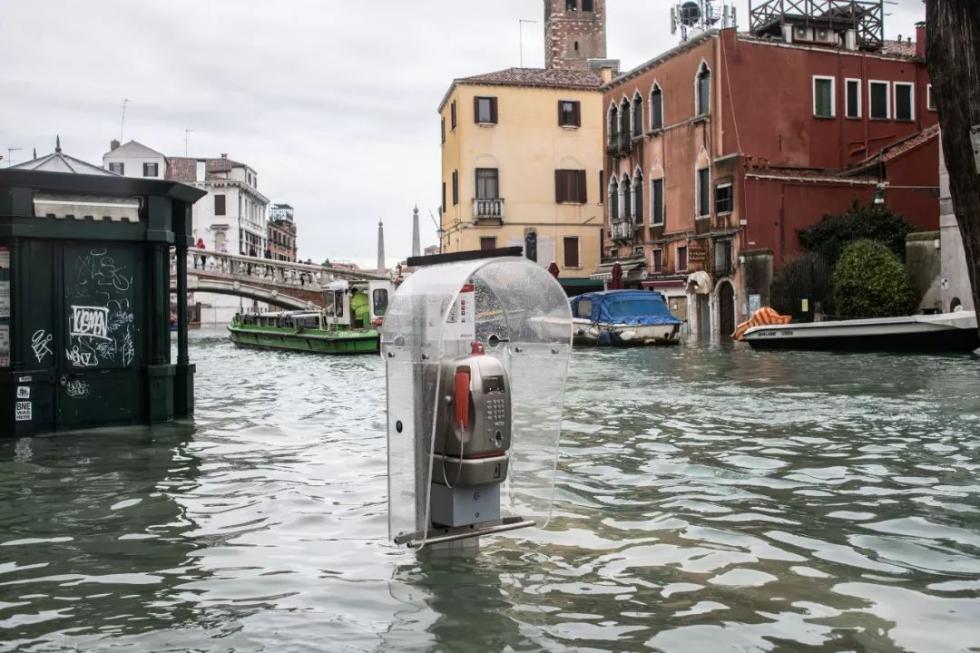 “水城”威尼斯被淹 85%的街道都被泡在了水下