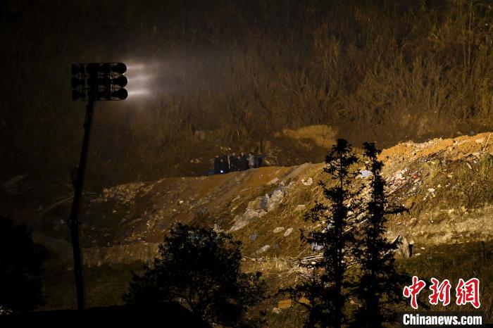湖南烟花厂爆炸事件：7人死亡 厂房被炸平