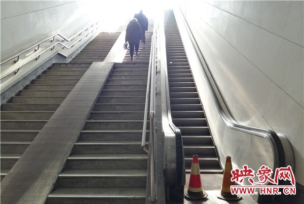 郑州火车站电梯闲置8年 官方：确保年底前投入运行