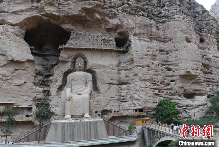 图为甘肃炳灵寺石窟。(资料图) 杨艳敏 摄