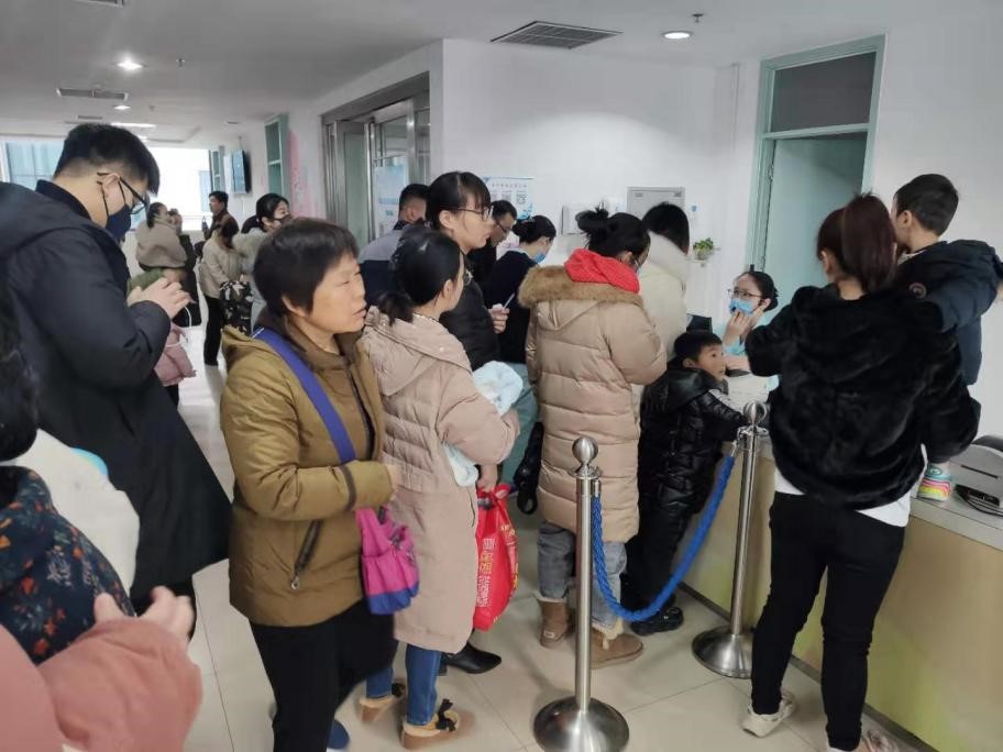 流感来袭  河南省儿童医院单日接诊一万多人创新高