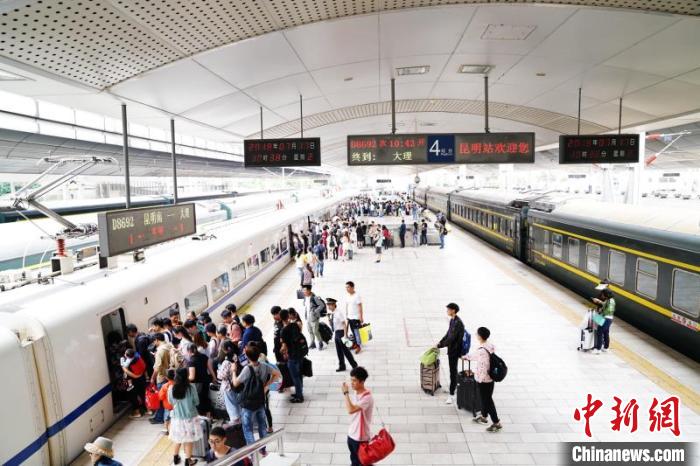 云南昆明至四川攀枝花将开行“复兴号”动车即日起开始售票