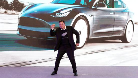 Model 3交付用户 特斯拉股价上涨3.88%再创新高