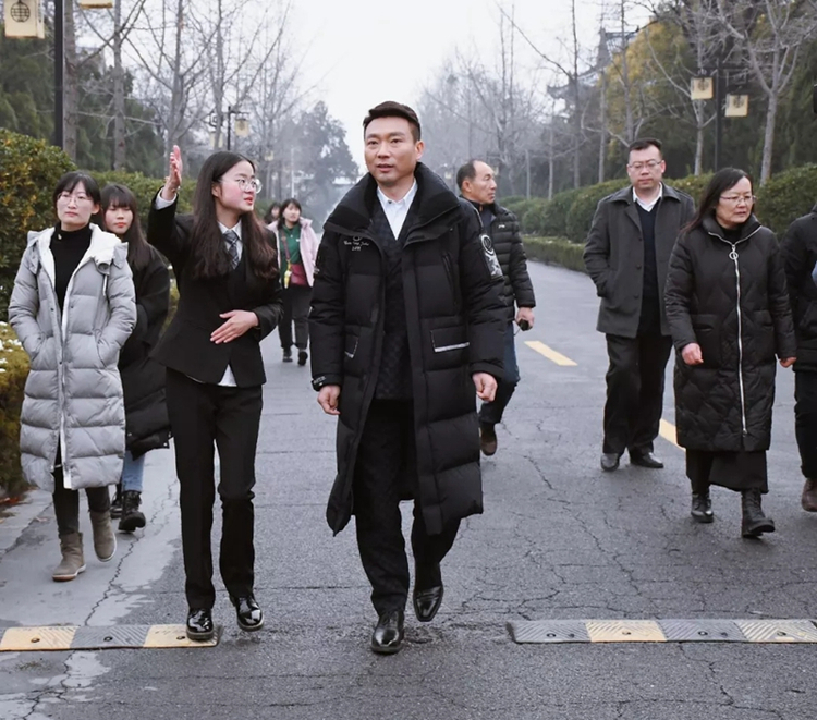 康辉来河南大学啦！百年河大会与“播神”康辉擦出怎样的火花呢?