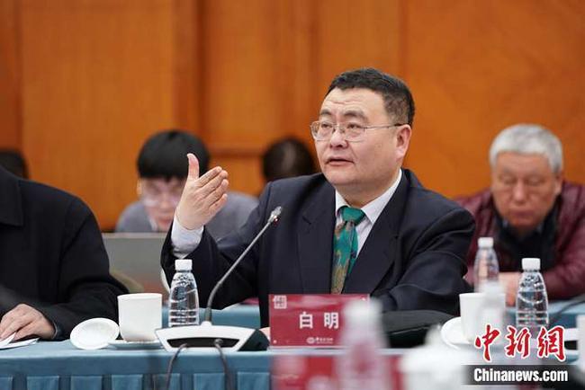 白明：认为中国外贸已突出重围还为时尚早